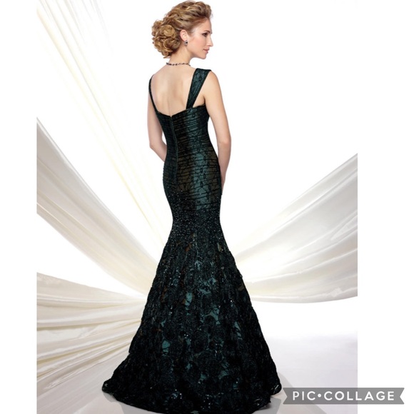 Ivonne D Rosette beaded, sleeveless long gown - Picture 5 of 12